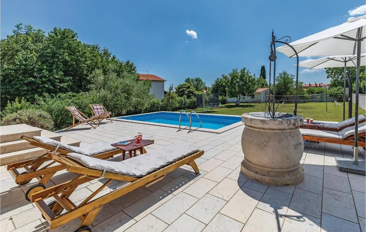 Nice home in Marcana w/ Outdoor swimming pool, WiFi&4 Bedrooms 0*,