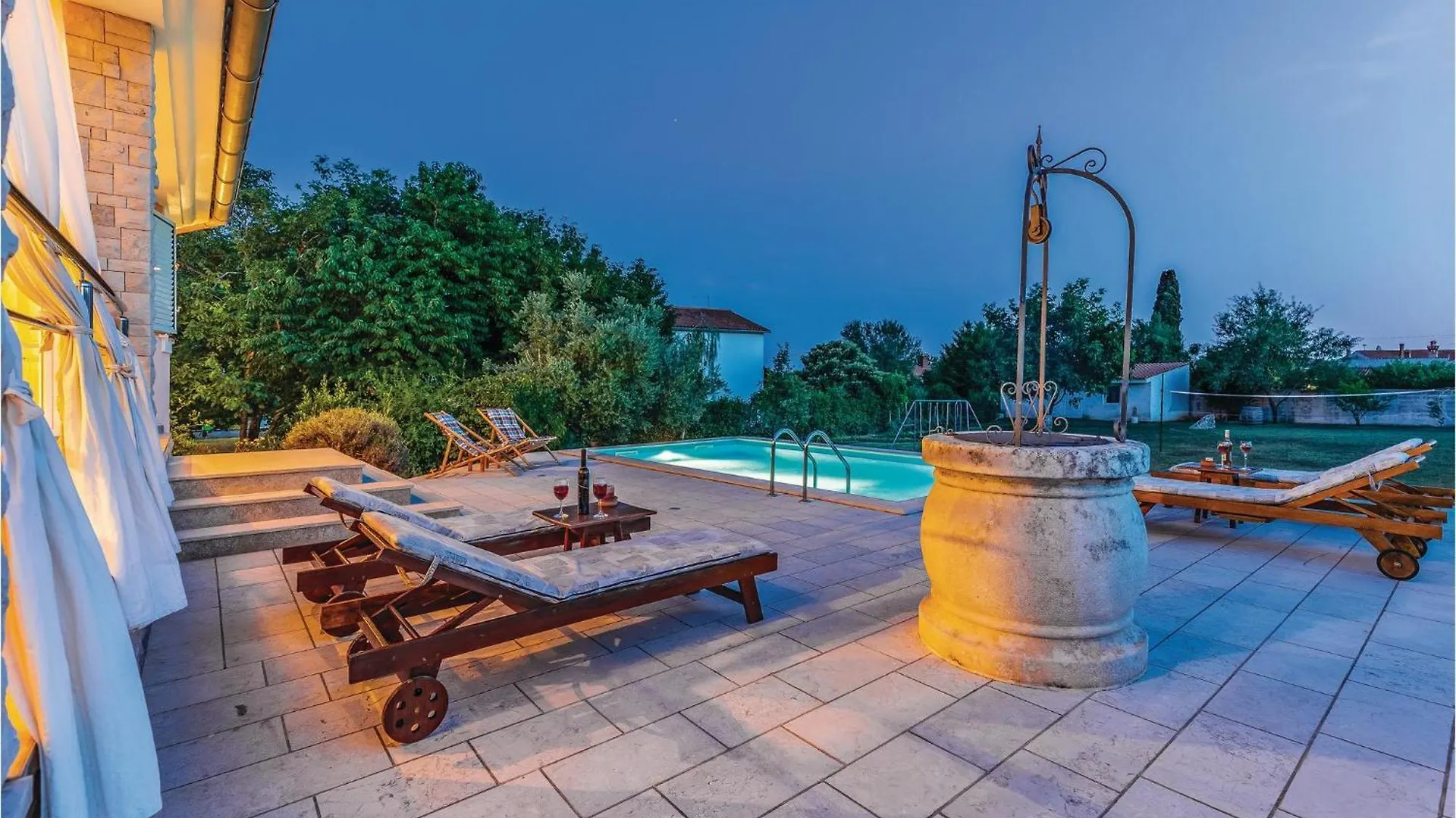 Vakantiehuis Nice home in Marcana w/ Outdoor swimming pool, WiFi&4 Bedrooms