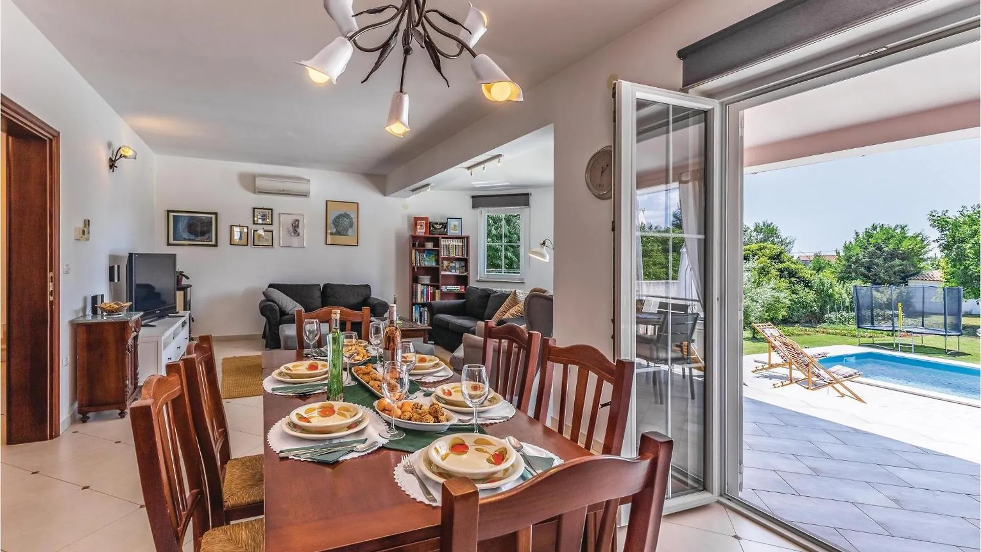 Vakantiehuis Nice home in Marcana w/ Outdoor swimming pool, WiFi&4 Bedrooms