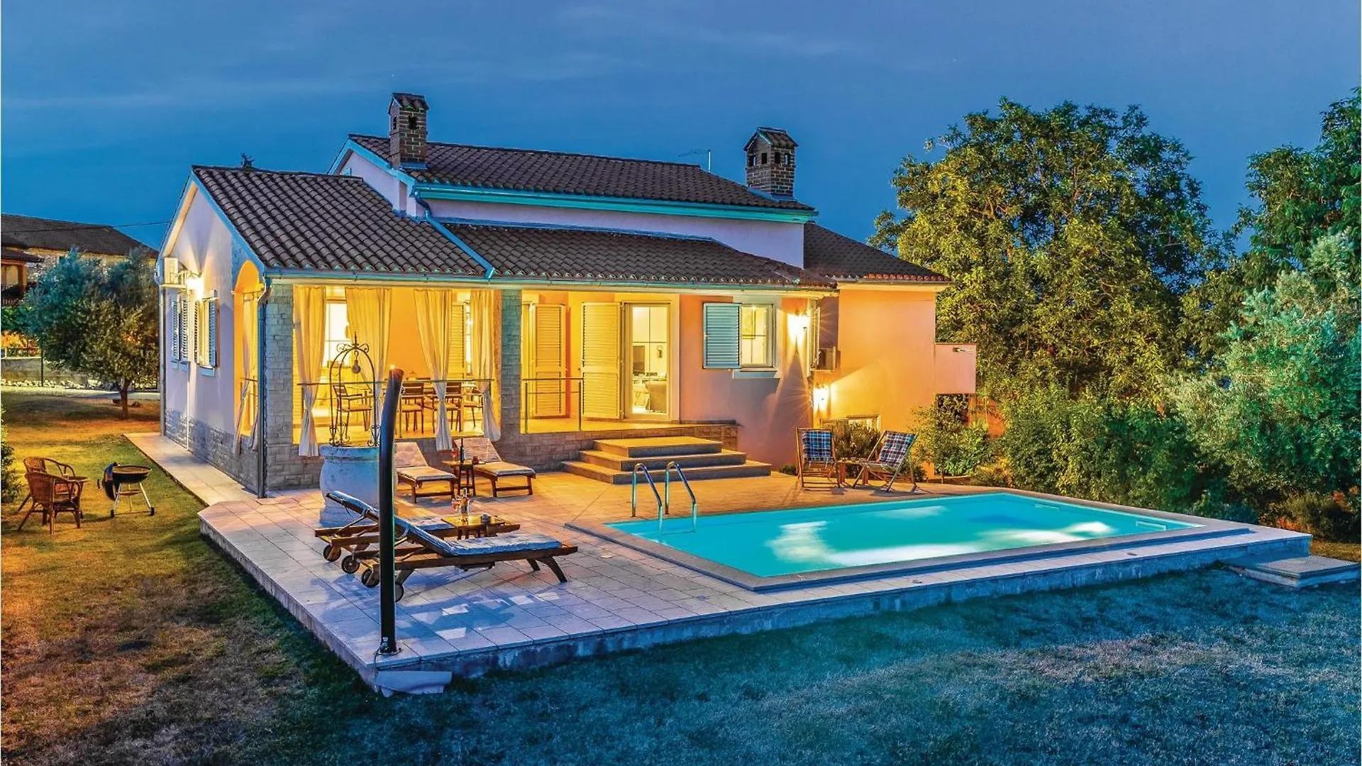 Nice home in Marcana w/ Outdoor swimming pool, WiFi&4 Bedrooms 0*,  Kroatië