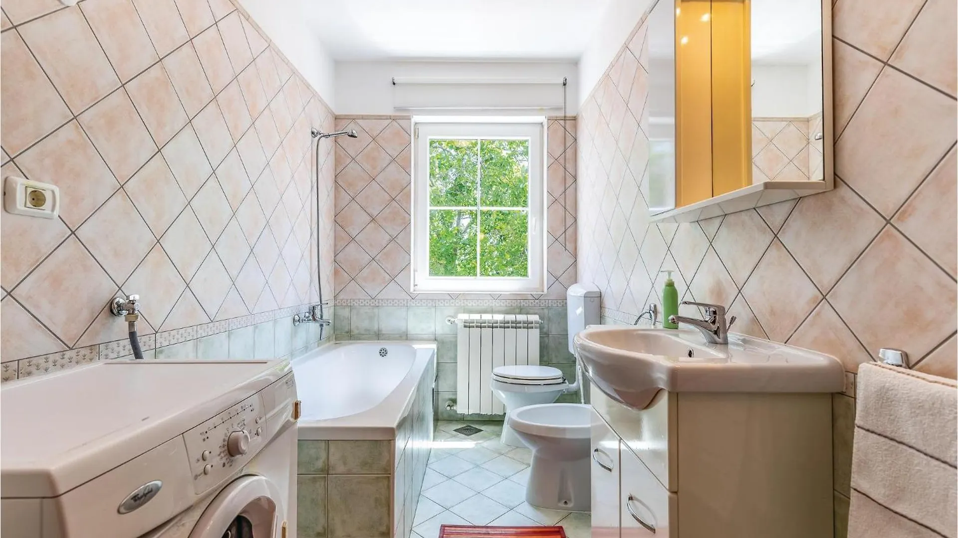 Cozy Home In Marcana With Kitchen Дом отдыха