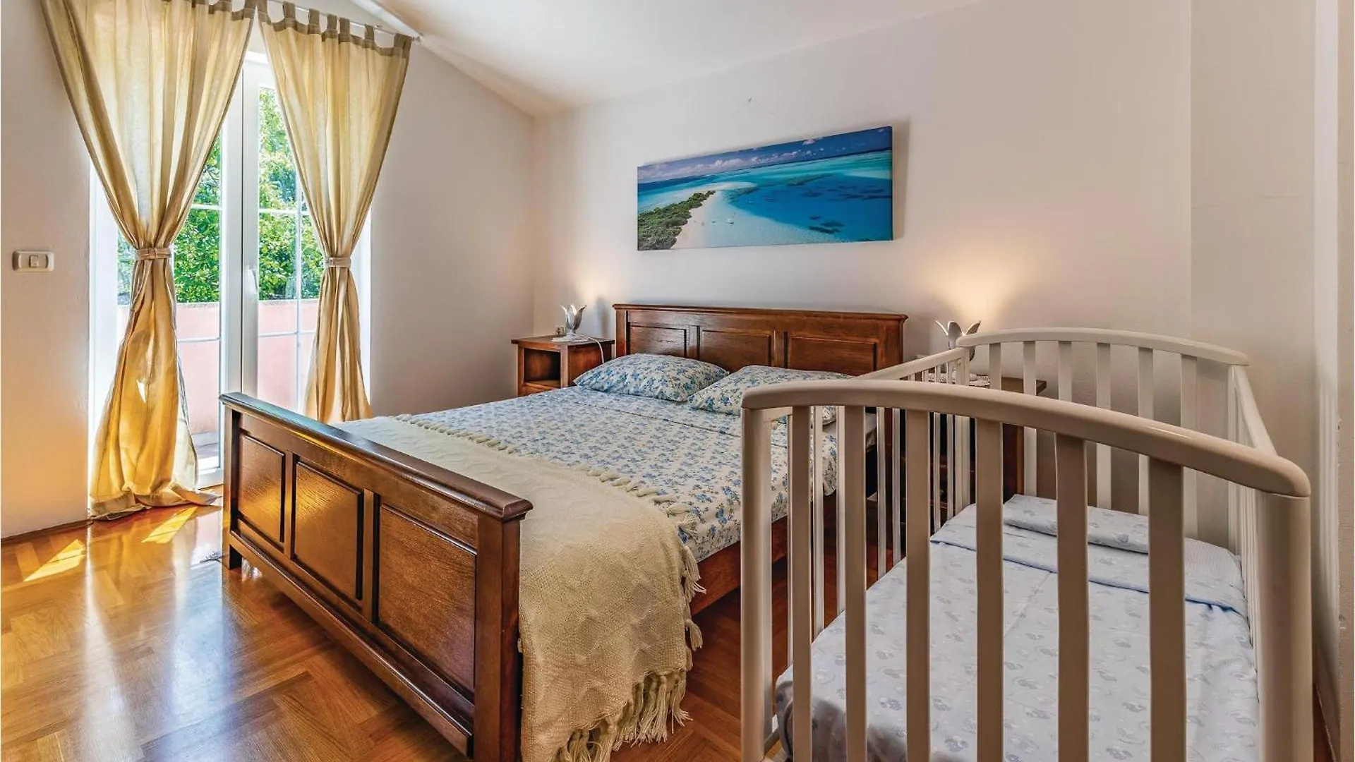 Vakantiehuis Nice home in Marcana w/ Outdoor swimming pool, WiFi&4 Bedrooms